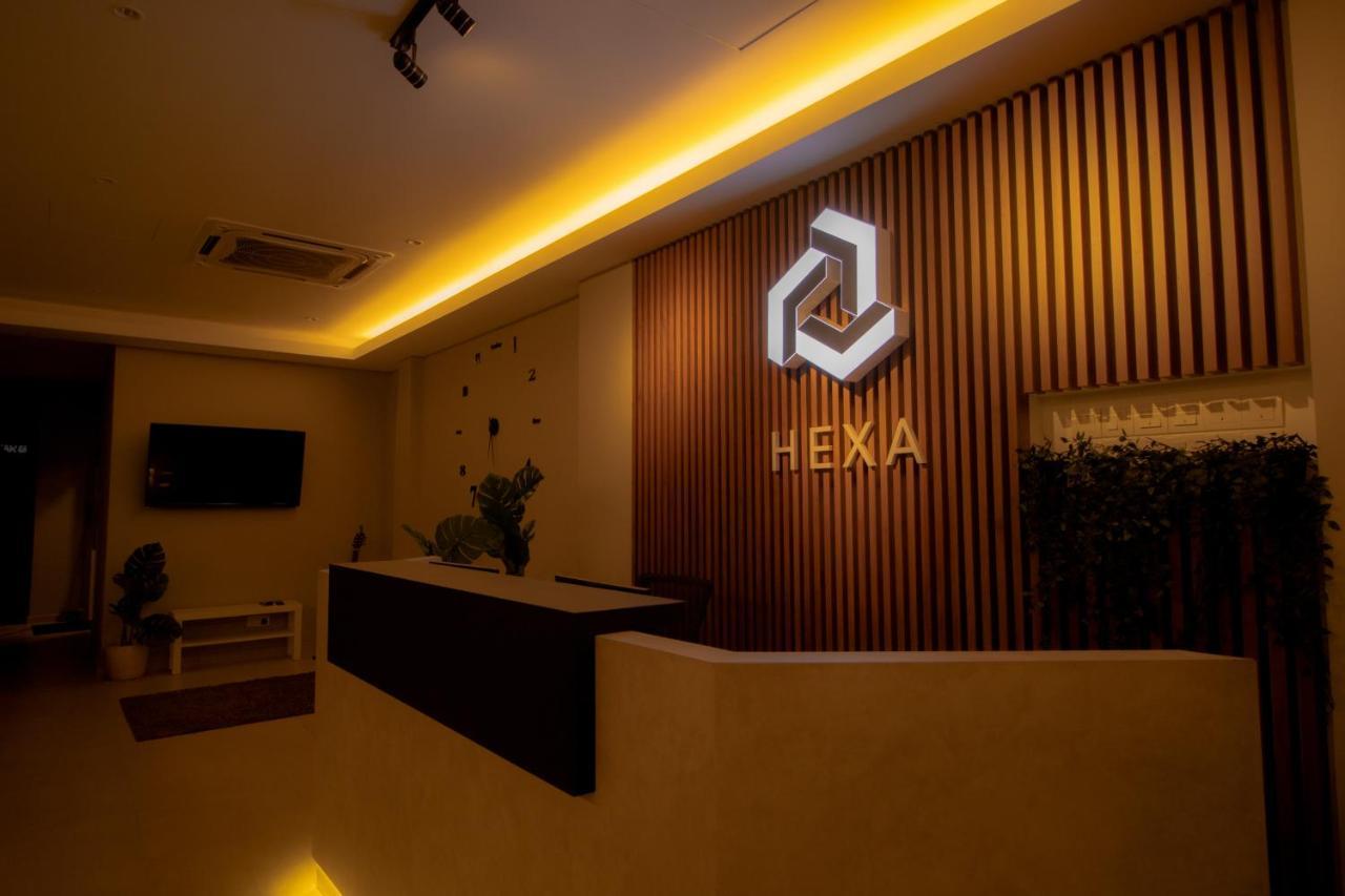 Hexa Hotel & Backpackers Capsules Bukit Bintang Куала-Лумпур Экстерьер фото